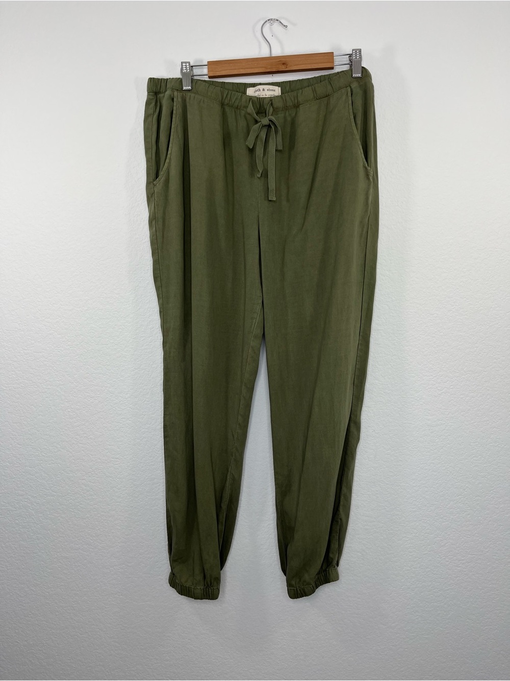 Cloth & Stone TENCEL Jogger Pant Olive size Large - Picture 2 of 10